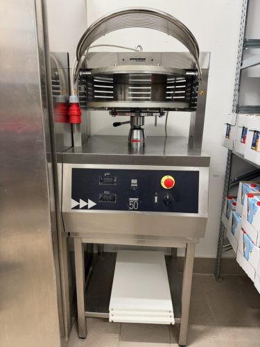 Bemutatótermi Tésztanyújtó gép - Prismafood Pressa 50 állvánnyal 