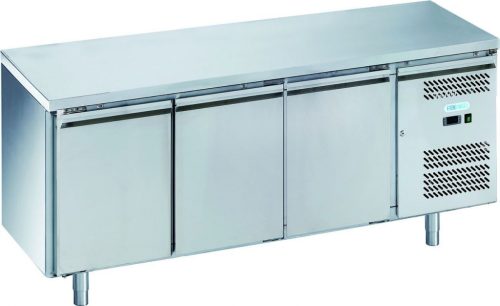 Mélyhűtött munkaasztalok - Forcold GN3100BT-FC 3 ajtós